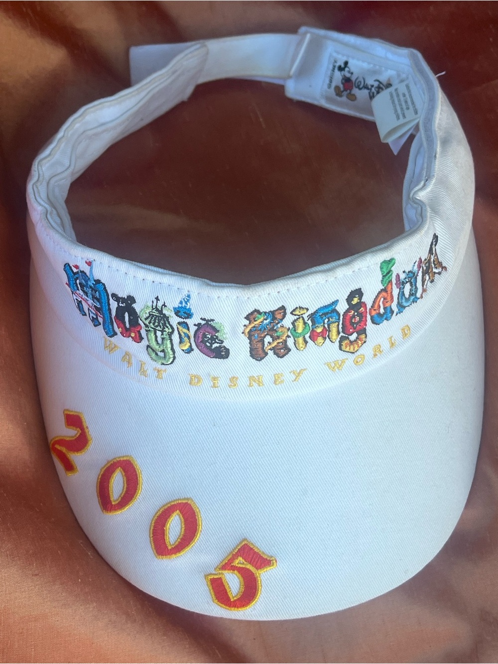 Disney White magic kingdom Visor — 2005 Mickey Characters Disney world